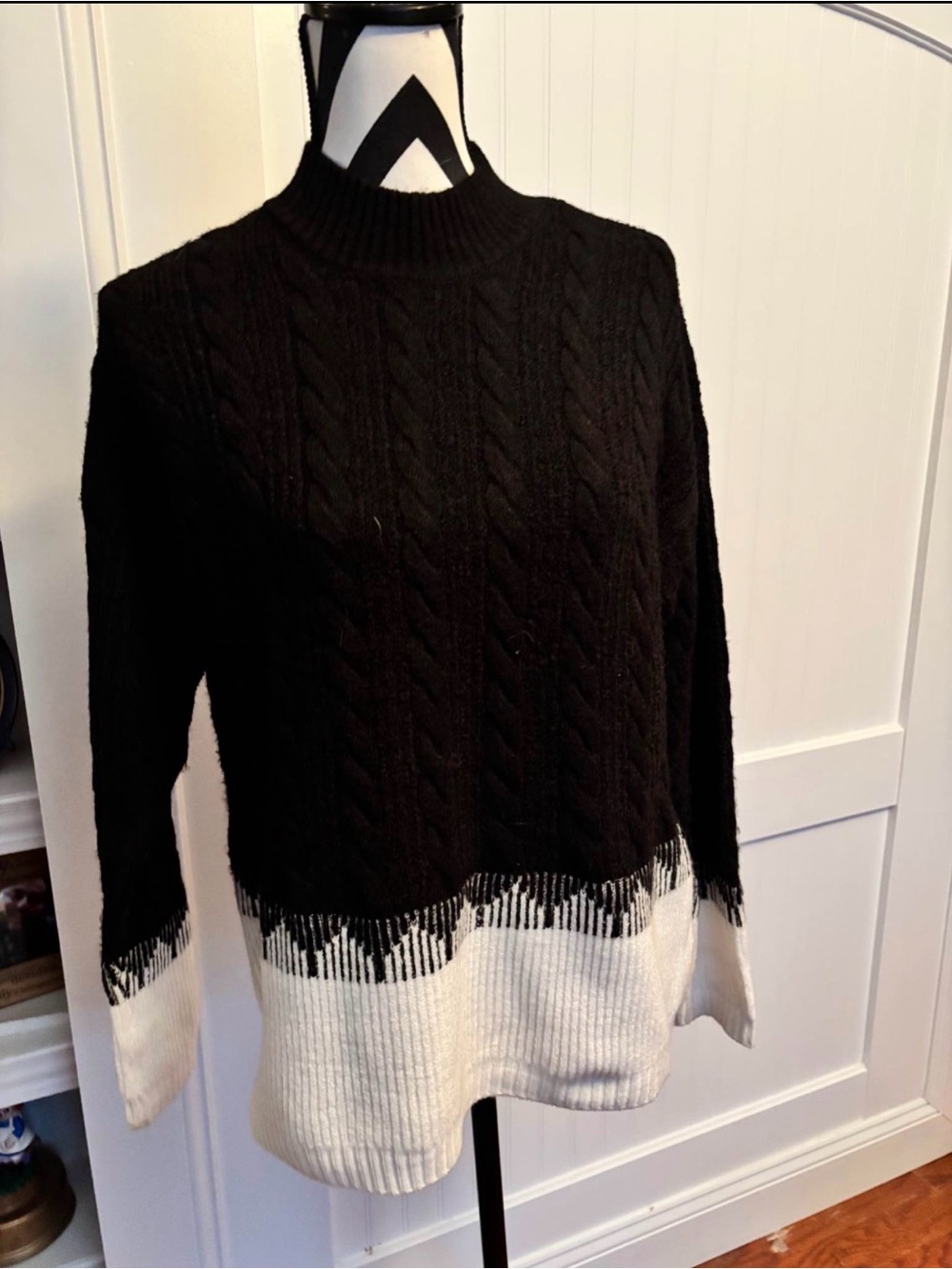 Liz Claiborne Black & White Cable-Knit Mock Neck Turtleneck Sweater